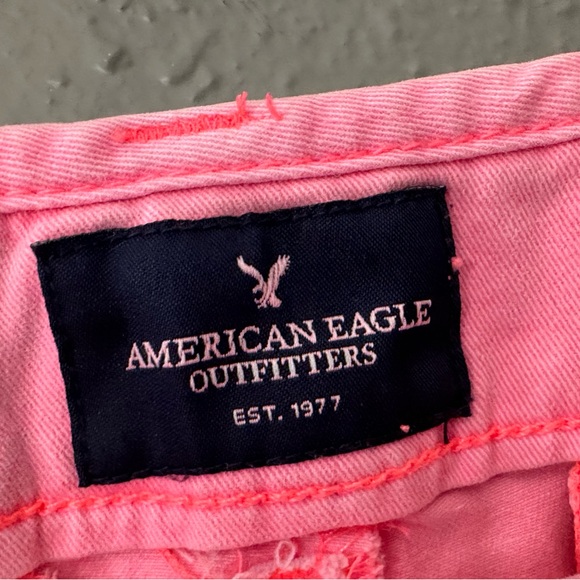 Women's American Eagle Bright Pink Midi Stretch Shorts - Size 2 - Picture 8 of 14